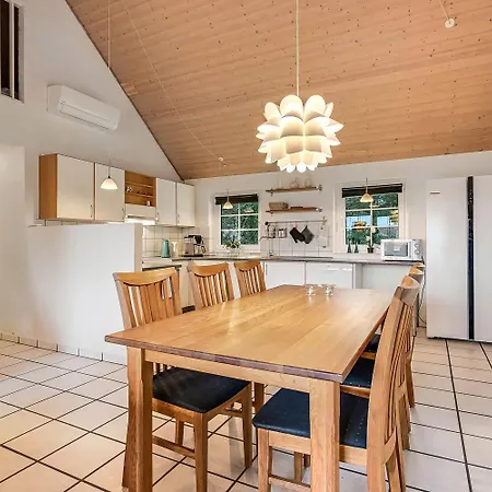 بيت للعطل Thatched House With Spa, Sauna, And Pool - Sj590