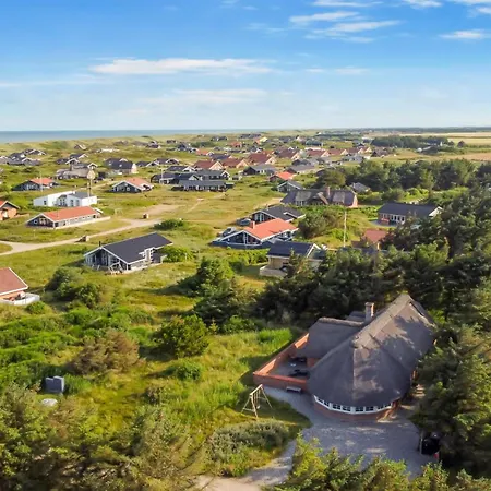 Thatched House With Spa, Sauna, And Pool - Sj590